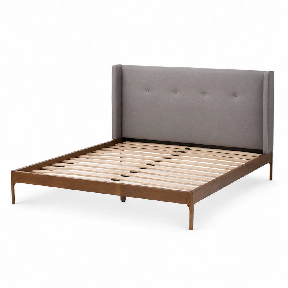 Letto matrimoniale con testiera imbottita in tessuto grigio e struttura in legno massello 160x200 cm